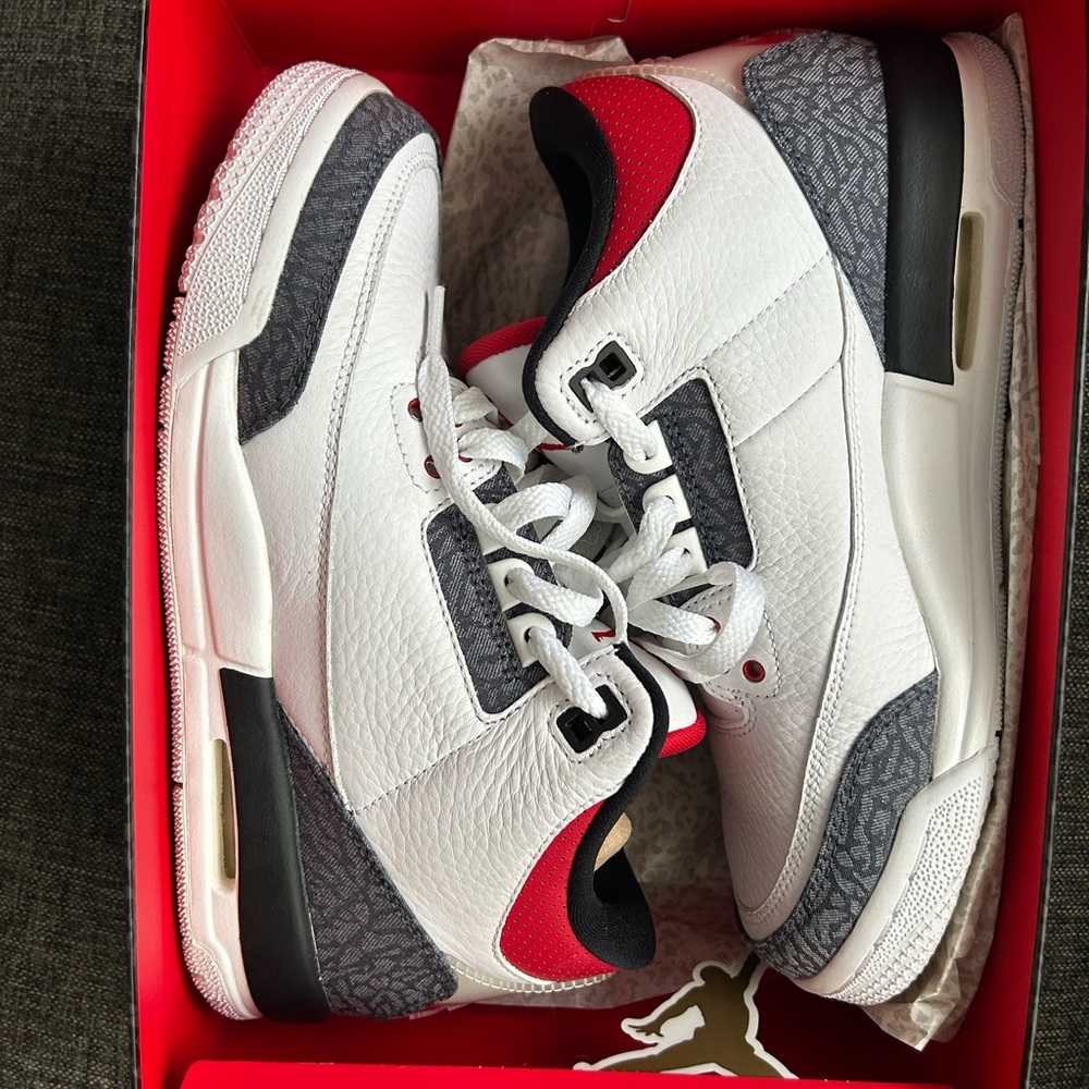 Air Jordan Retro 3 GS Sneakers - White, Red, Black
